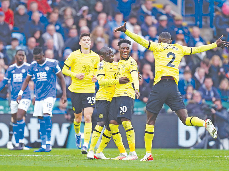 فرحة لاعبي تشلسي بالهدف الثاني في مرمى ليستر 