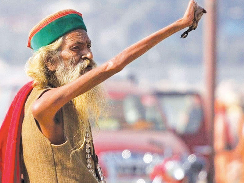 راهب هندي يرفع يده منذ 50 عاماًn