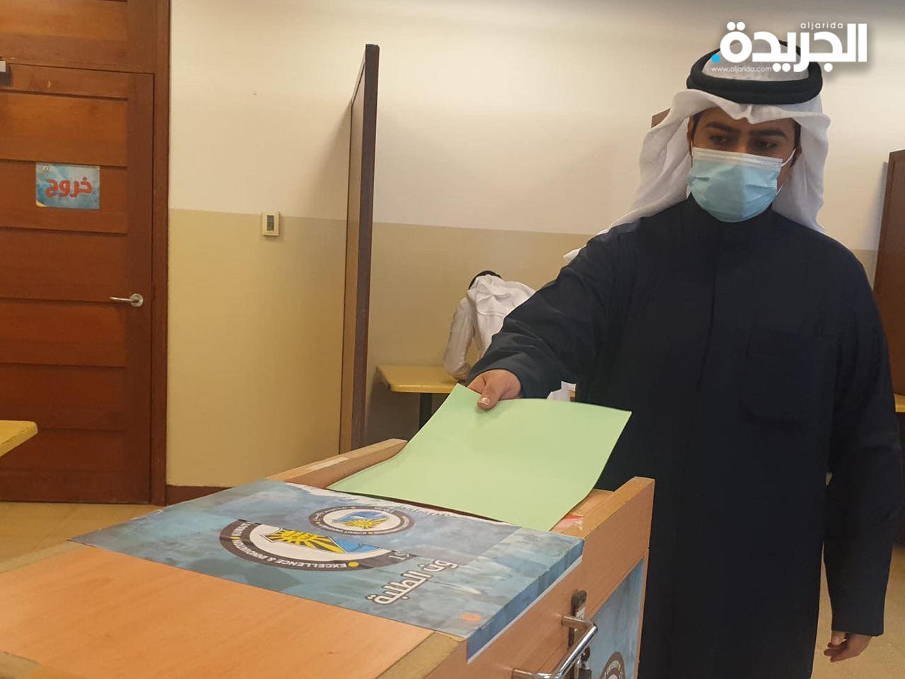 جانب من عملية الاقتراع