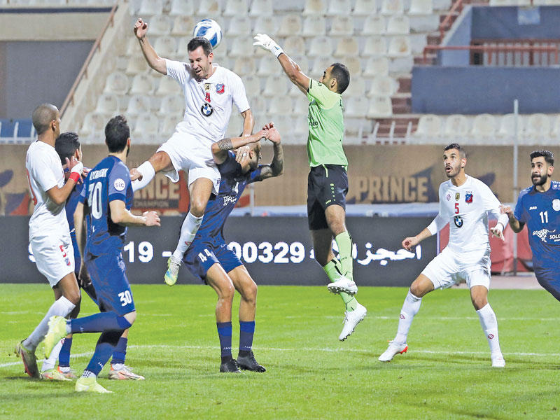 كرة مشتركة عالية امام مرمى اليرموك 
