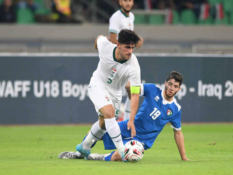 جانب من مباراة شباب الكويت والعراق