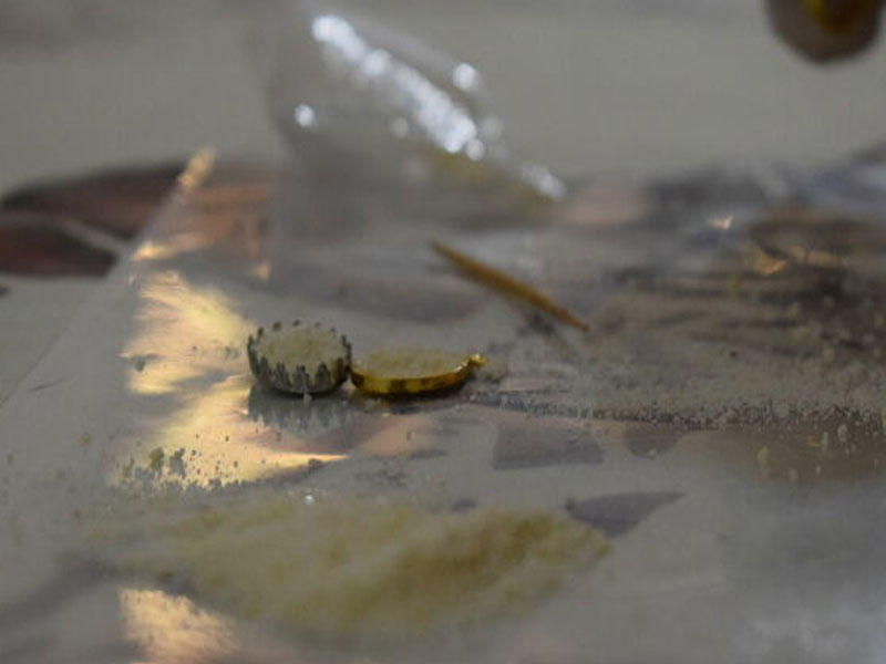 مجوهرات من حليب الرضاعة الطبيعي للأمهات 