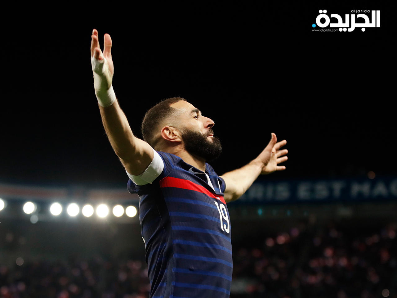 بنزيمة محتفلاً بهدفه ضد كازاخستان الأسبوع الماضي