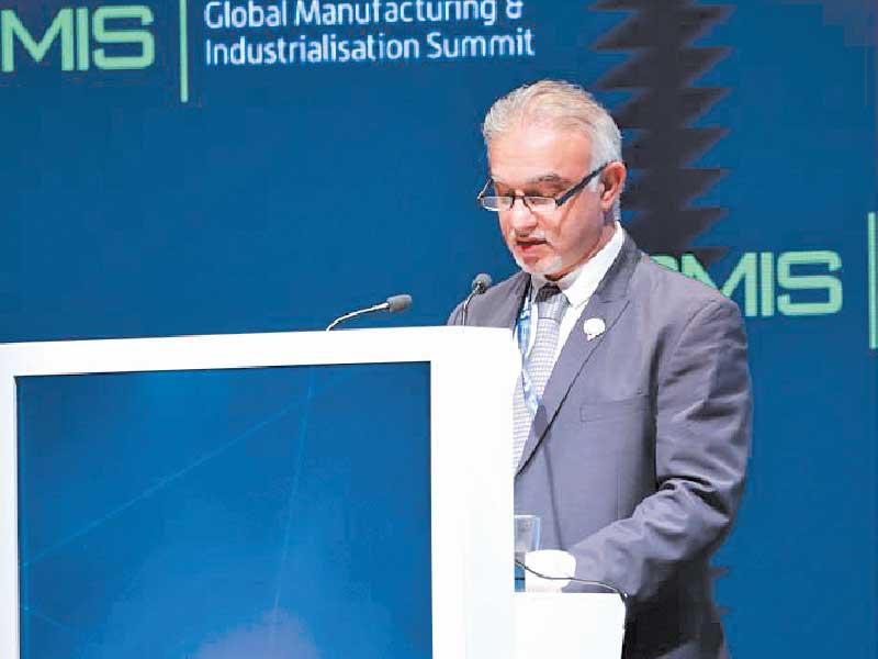 رئيس الوفد عبدالكريم تقي، المدير العام للهيئة العامة للصناعة