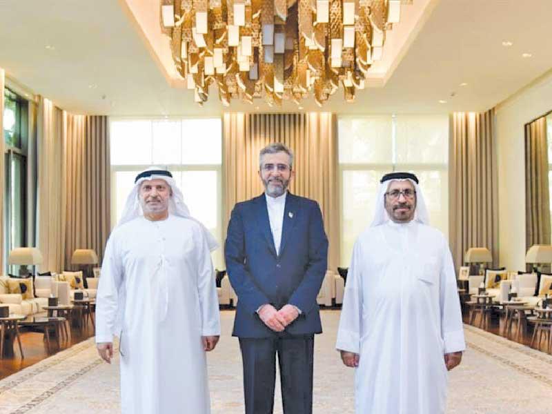 كني متوسطاً قرقاش والمرر في أبوظبي أمس  (إرنا)