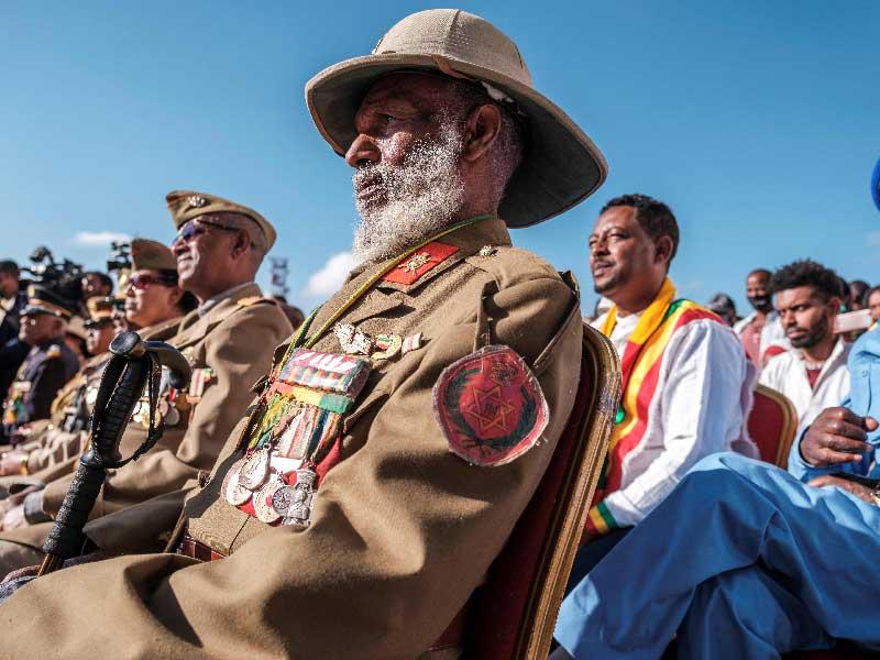 محارب قديم يحضر مسيرة نظمها مسؤولون في أديس أبابا