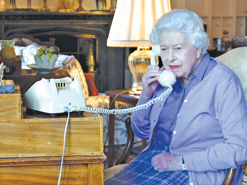 ملكة بريطانيا إليزابيث الثانية