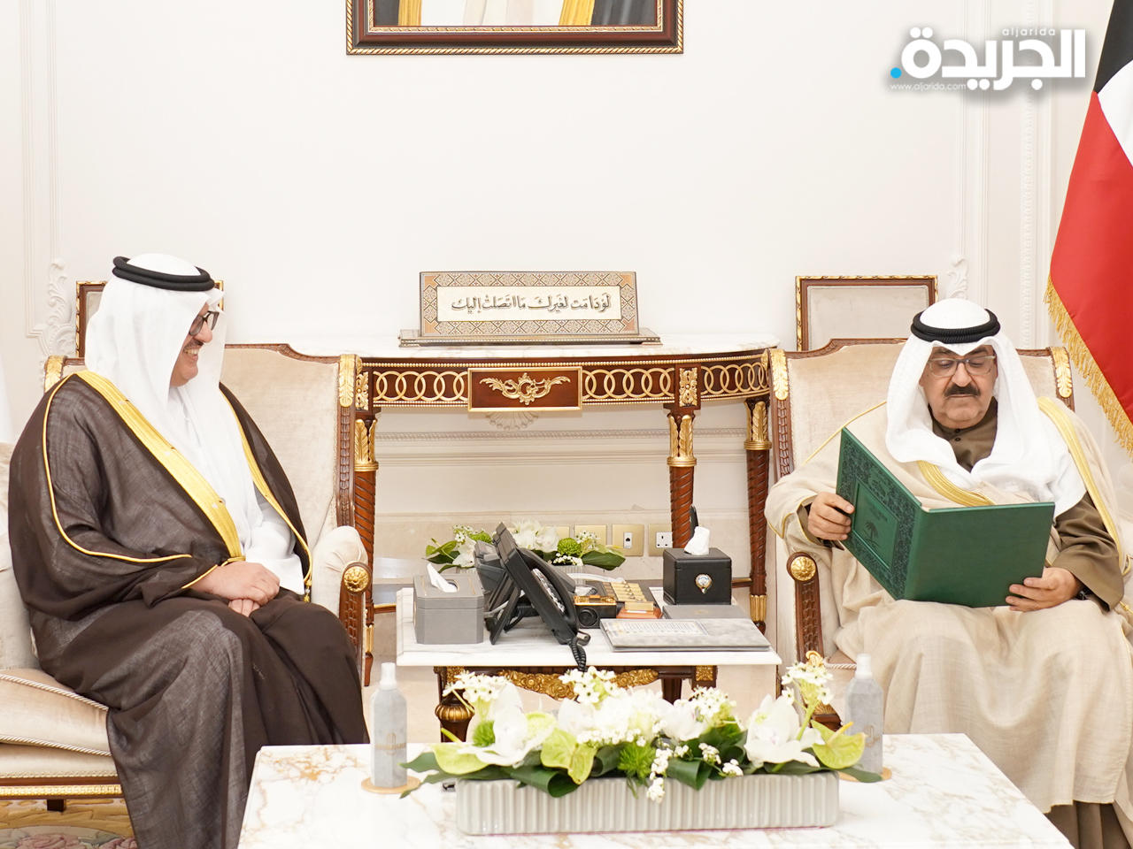 سمو ولي العهد يستقبل السفير السعودي