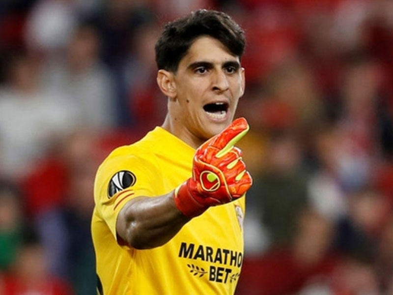 الحارس المغربي لفريق إشبيلية ياسين بونو