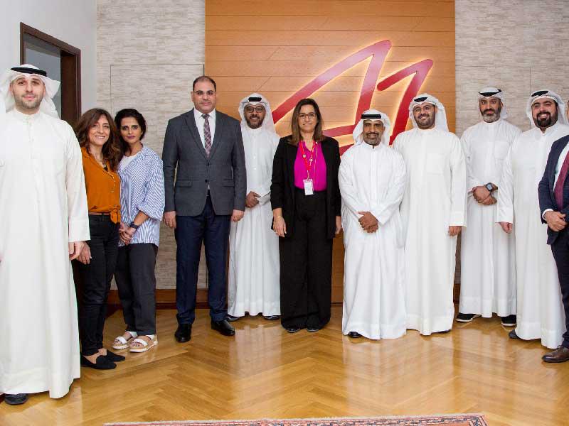 سلمى الحجاج وضاري الرشيد البدر و فريق بنك الخليج