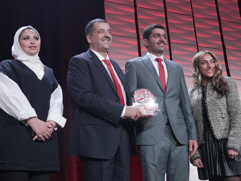 رئيس الاتحاد الكندري مُكرّماً الخشتي على رعاية «زين» للمؤتمر