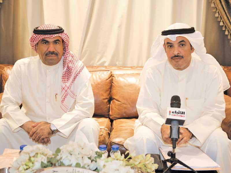 المطيري والشمري أثناء المؤتمر الصحافي أمس