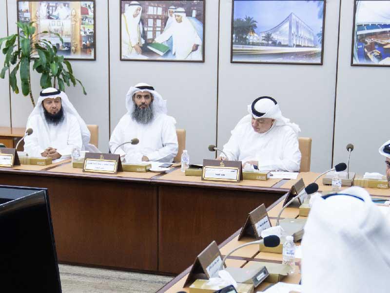 لجنة الشؤون الصحية والاجتماعية والعمل البرلمانية