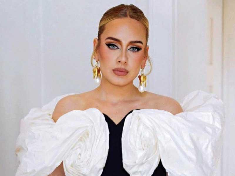 المغنية أديل