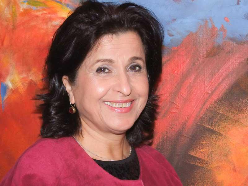 الفنانة التشكيلية مي النوري