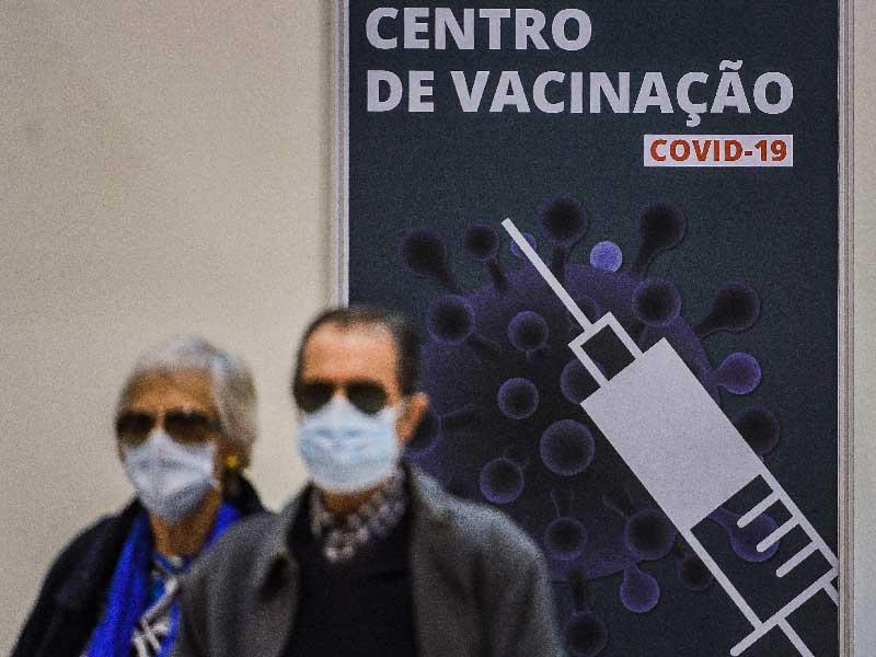 مركز لتطعيمات فيروس كورونا في لشبونة - البرتغال