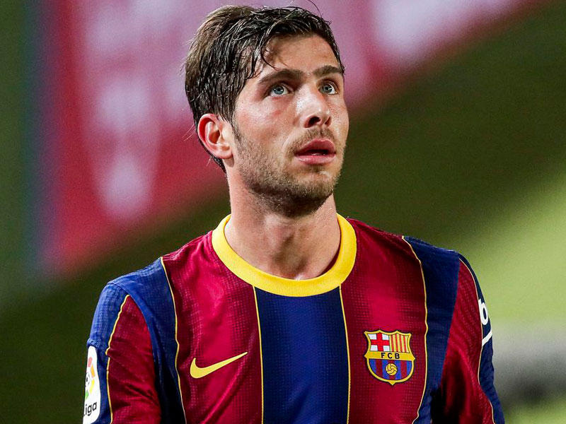 لاعب وسط برشلونة الإسباني الدولي سيرجي روبرتو 