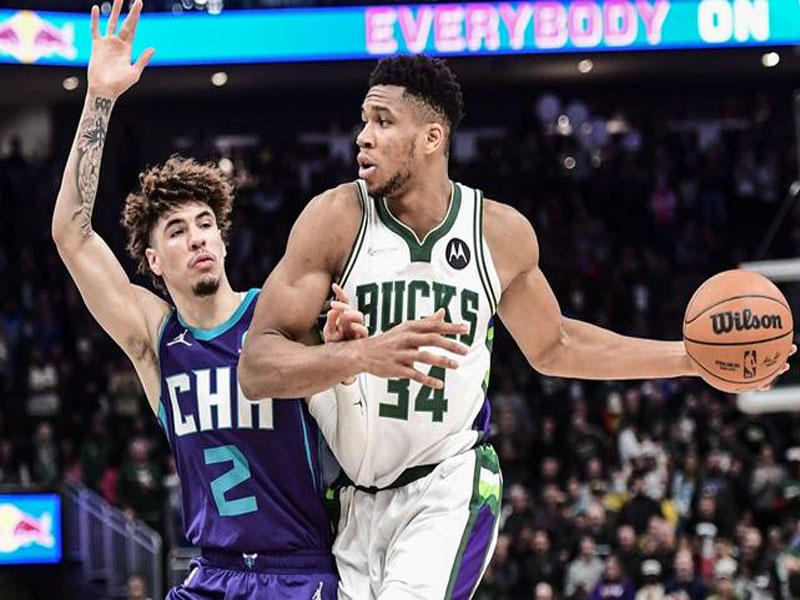 اليوناني يانيس أنتيتوكونمبو 