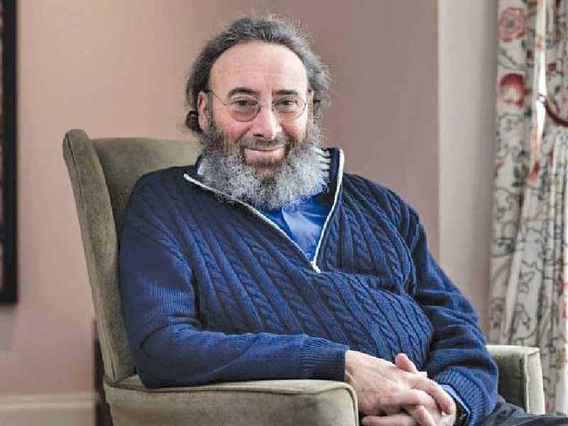 الممثل البريطاني أنتوني شير 