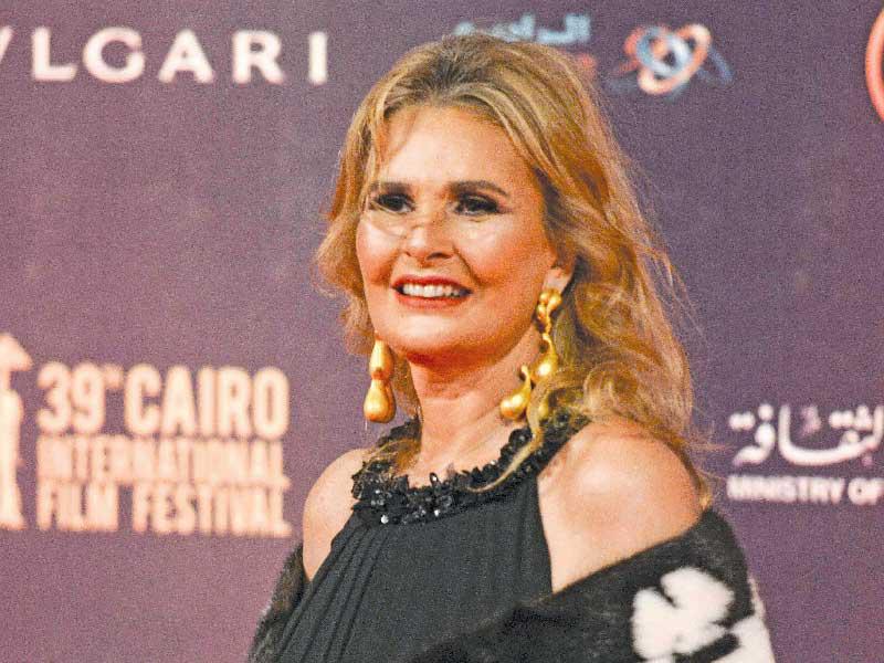 الفنانة يسرا 