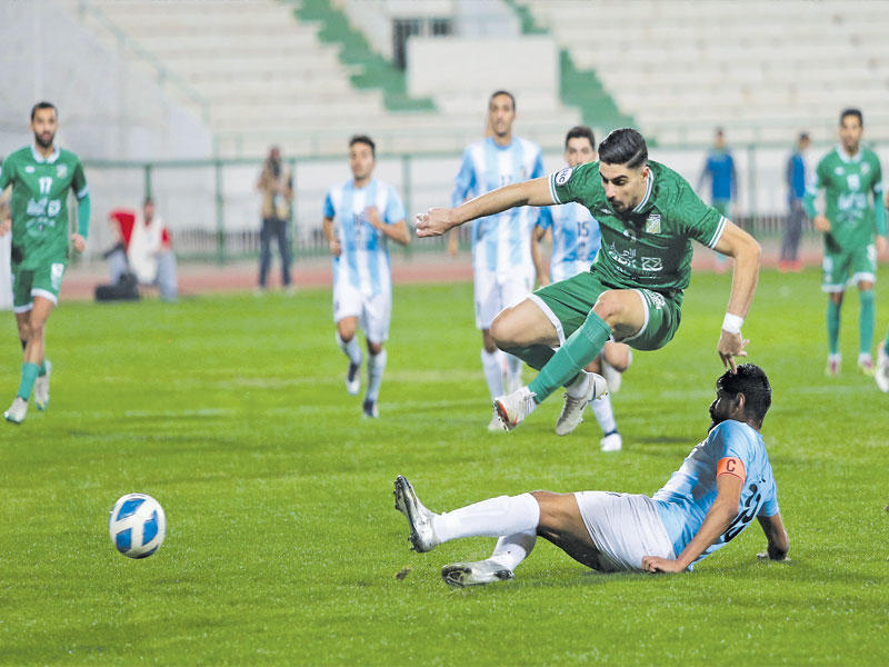 جانب من مباراة العربي والسالمية