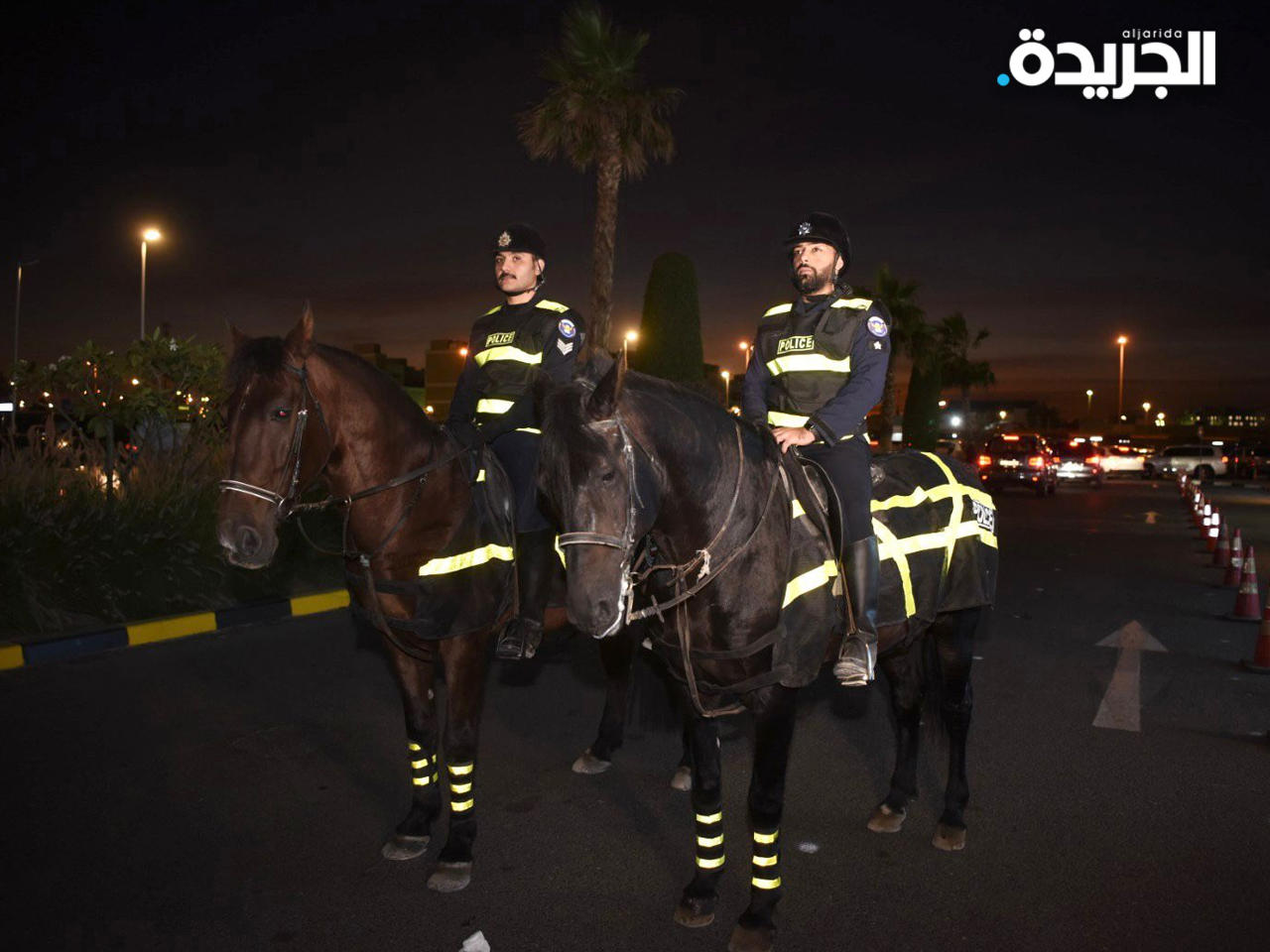 فرق الخيالة تجوب مناطق التجمعات