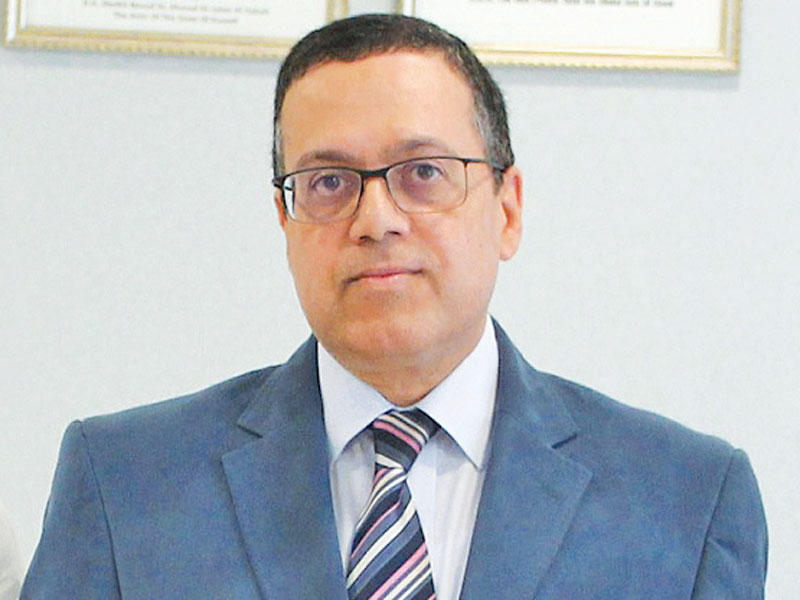 مساعد مدير الجامعة للشؤون الأكاديمية والبحث العلمي د. محمد سيد