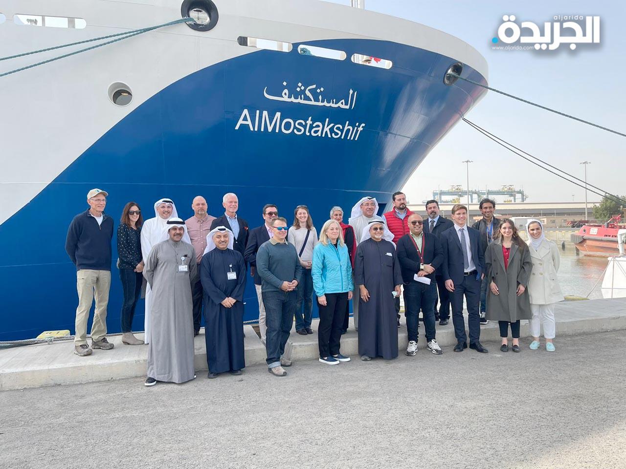 جانب من زيارة سفينة المستكشف