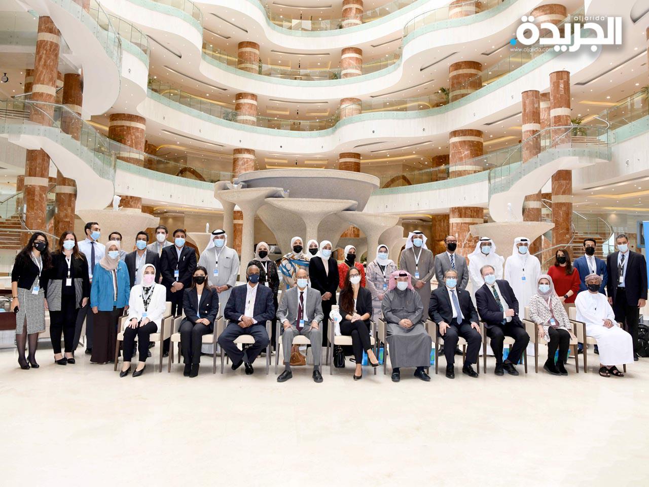 المشاركون في ورشة «القيادة من أجل التغيير الإيجابي»