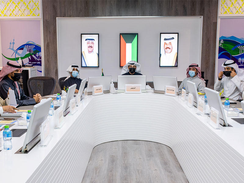  وزير الإعلام والثقافة وزير الدولة لشؤون الشباب عبدالرحمن المطيري مترئساً الاجتماع 