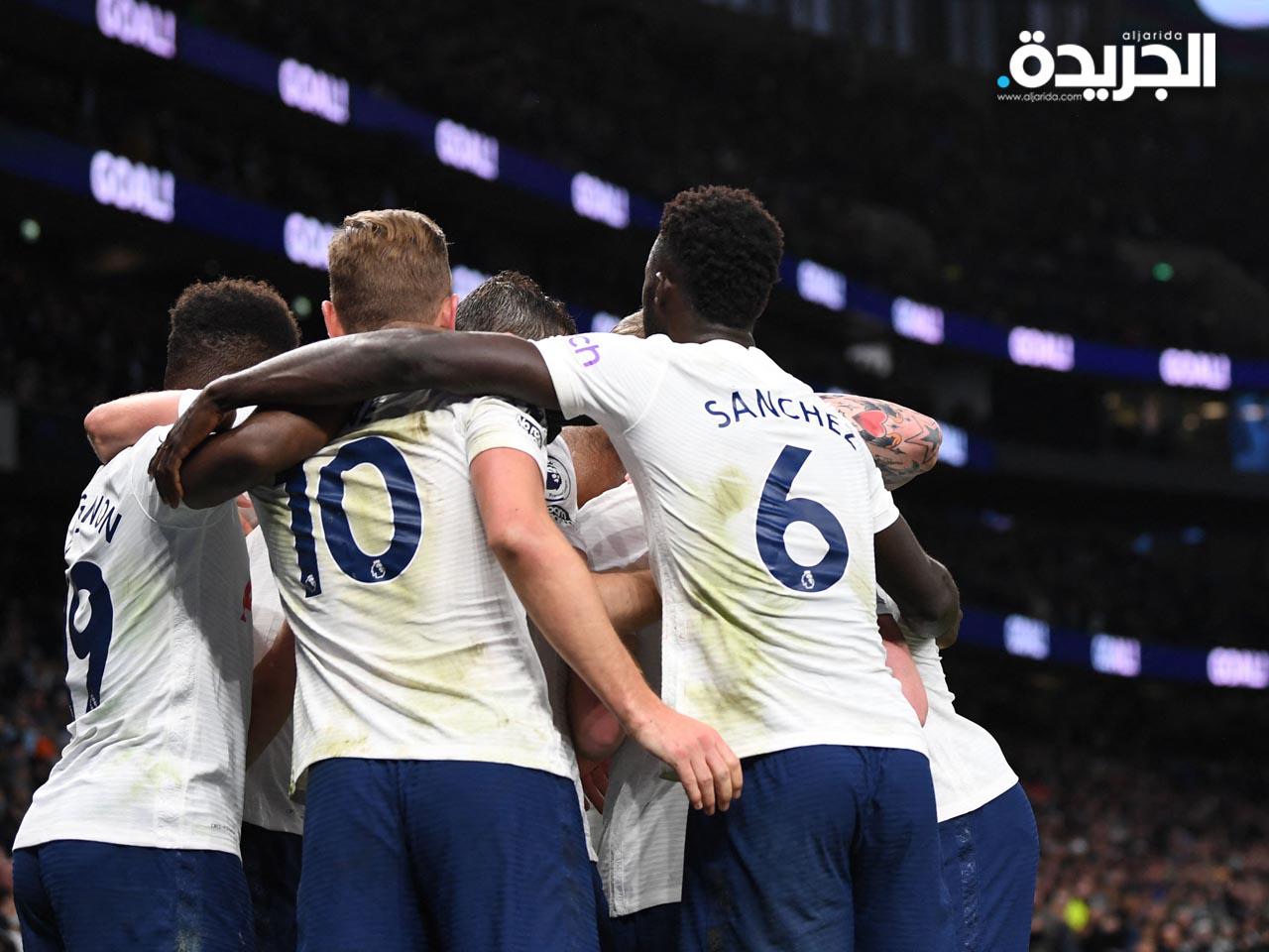 إصابات «كورونا» تعصف بفريق توتنهام