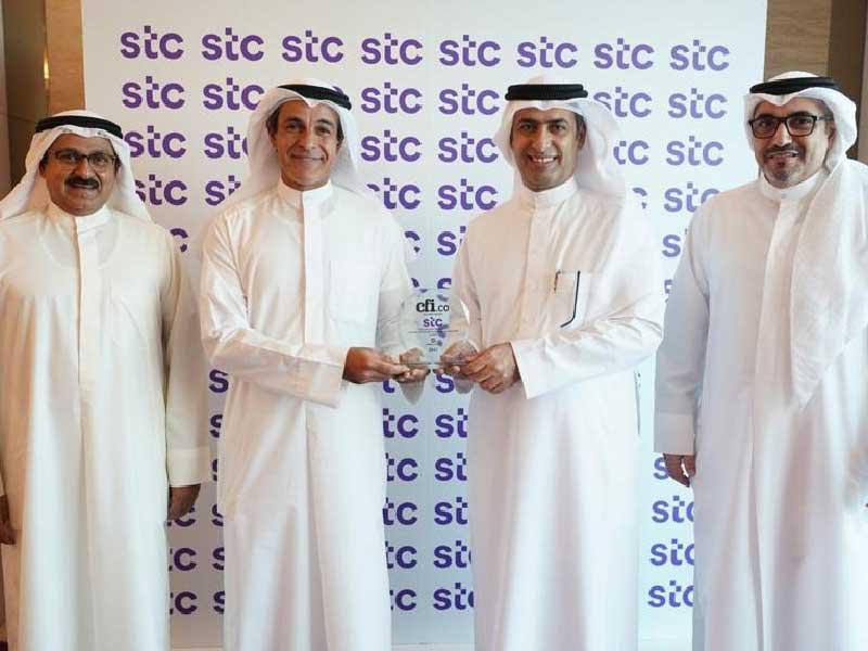 من اليمين العمر والحربي والشطي والعسعوسي