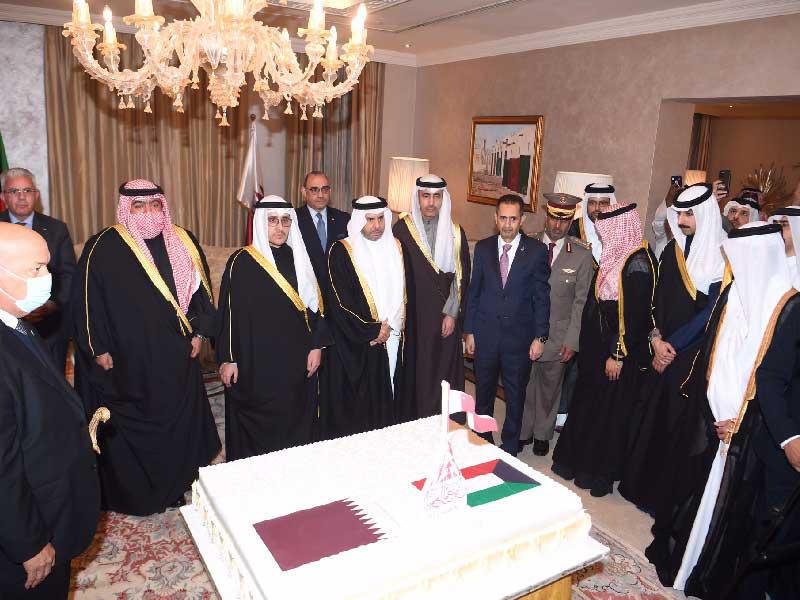  وزير الخارجية، الشيخ د. أحمد الناصر خلال احتفال السفارة القطرية باليوم الوطني ويبدو وزير الداخلية وعدد من السفراء