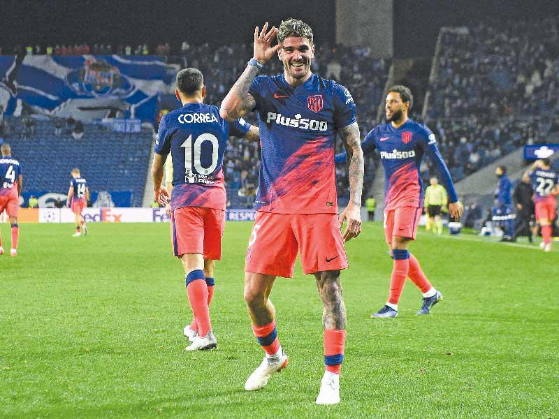 رودريغو دي بول نجم أتلتيكو يحتفل بهدفه