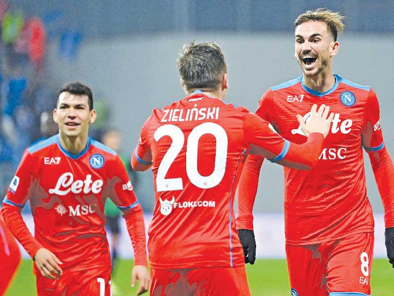 لاعبو نابولي خلال مباراة سابقة