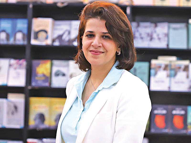 الروائية بثينة العيسى