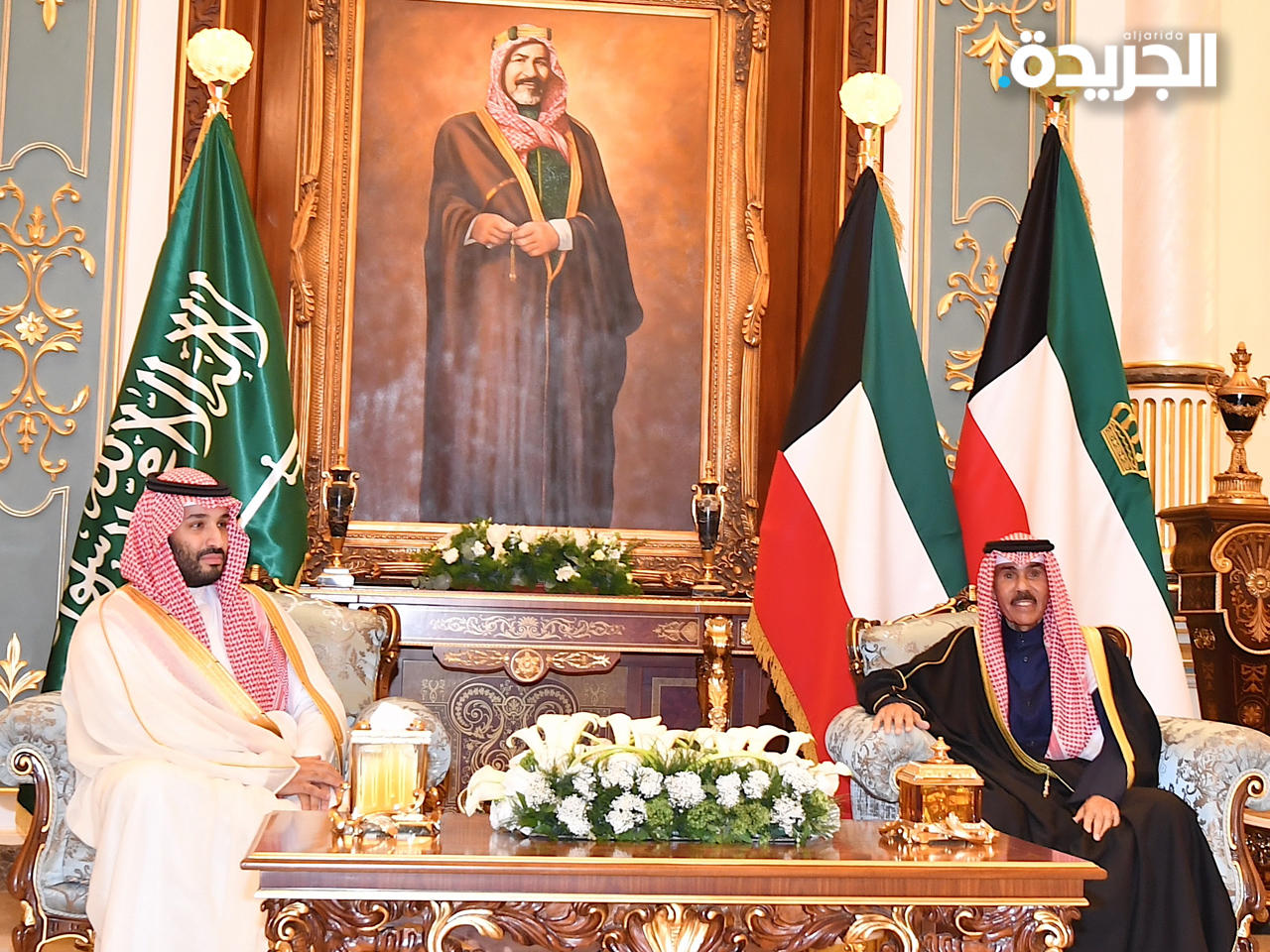 سمو أمير البلاد خلال استقباله ولي العهد السعودي