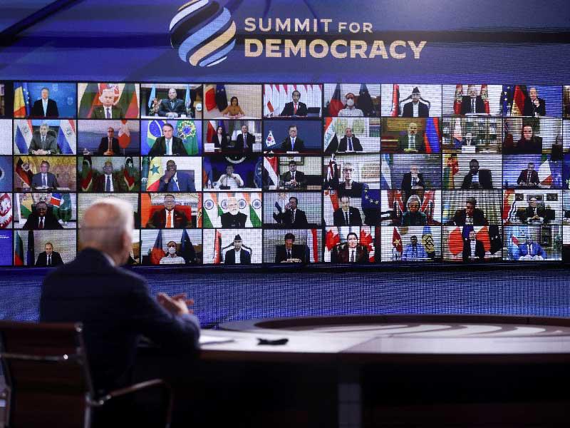 جانب من القمة