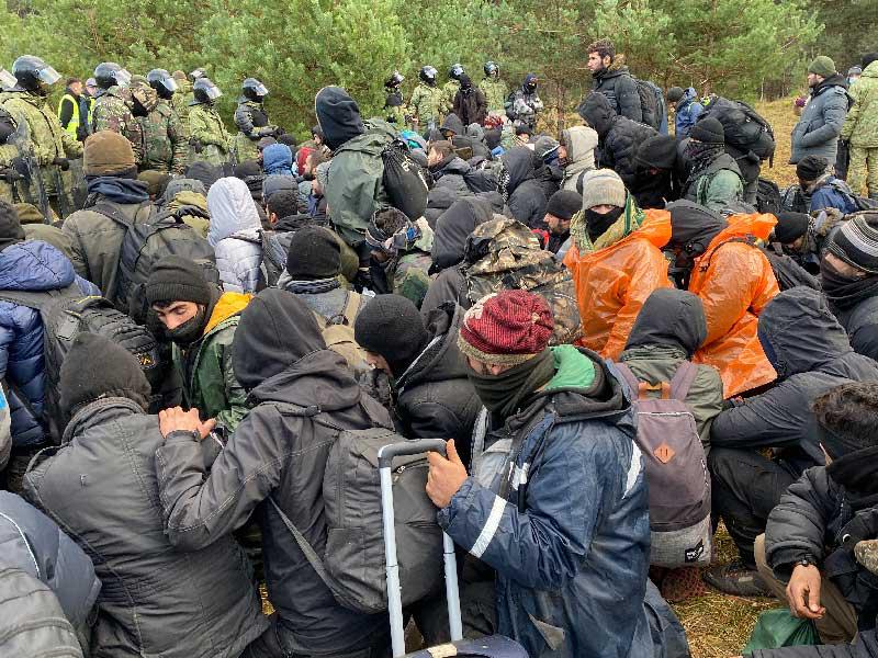 تجمع المهاجرون عند الحدود البيلاروسية مع بولندا