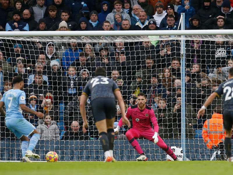 رحيم ستيرلنغ نجم السيتي يحرز هدف المباراة