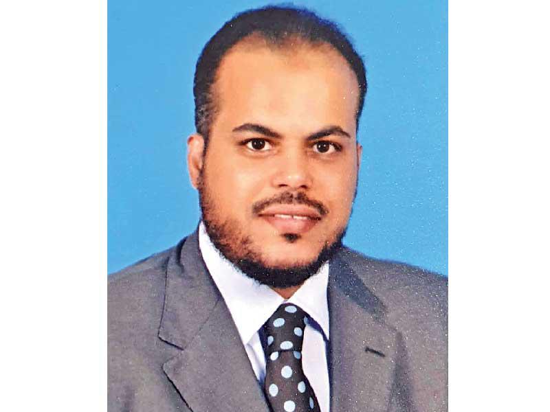 استشاري الأمراض الصدرية والعناية المركزة في وزارة الصحة د. عبدالله المطيري 