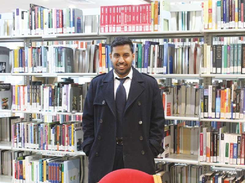 العميد المشارك لكلية الآداب والعلوم في (الأميركية) د. عبدالرحمن الفرحان