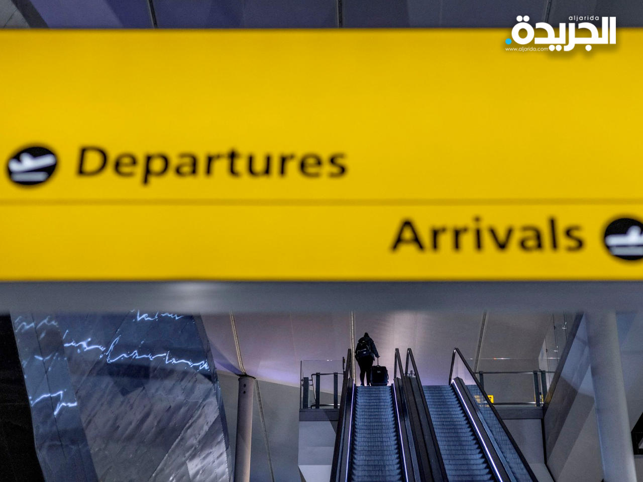 بريطانيا ترفع أسماء كافة الدول من قائمة حظر السفر المرتبطة بـ «أوميكرون»