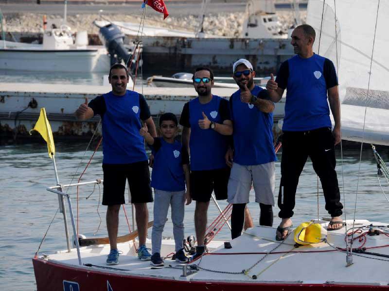 الفيلكاوي ولاعبو المنتخب خلال جولة تدريبية 