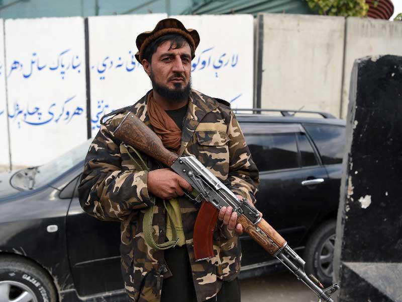 أحد عناصر حركة طالبان