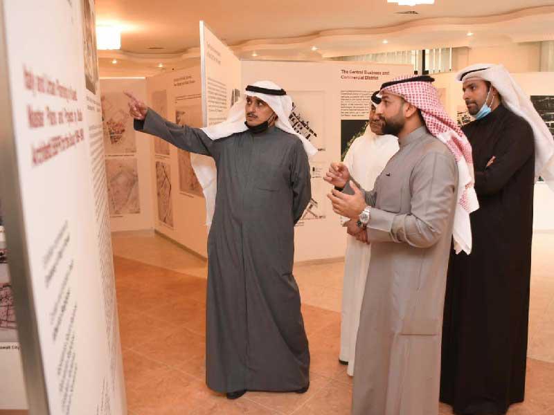 المنفوحي يتفقد معرض تصميمات التخطيط العمراني للمباركية