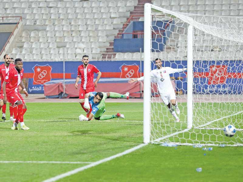 هدف الكويت الاول في مرمى الفحيحيل (تصوير جورج رجي)