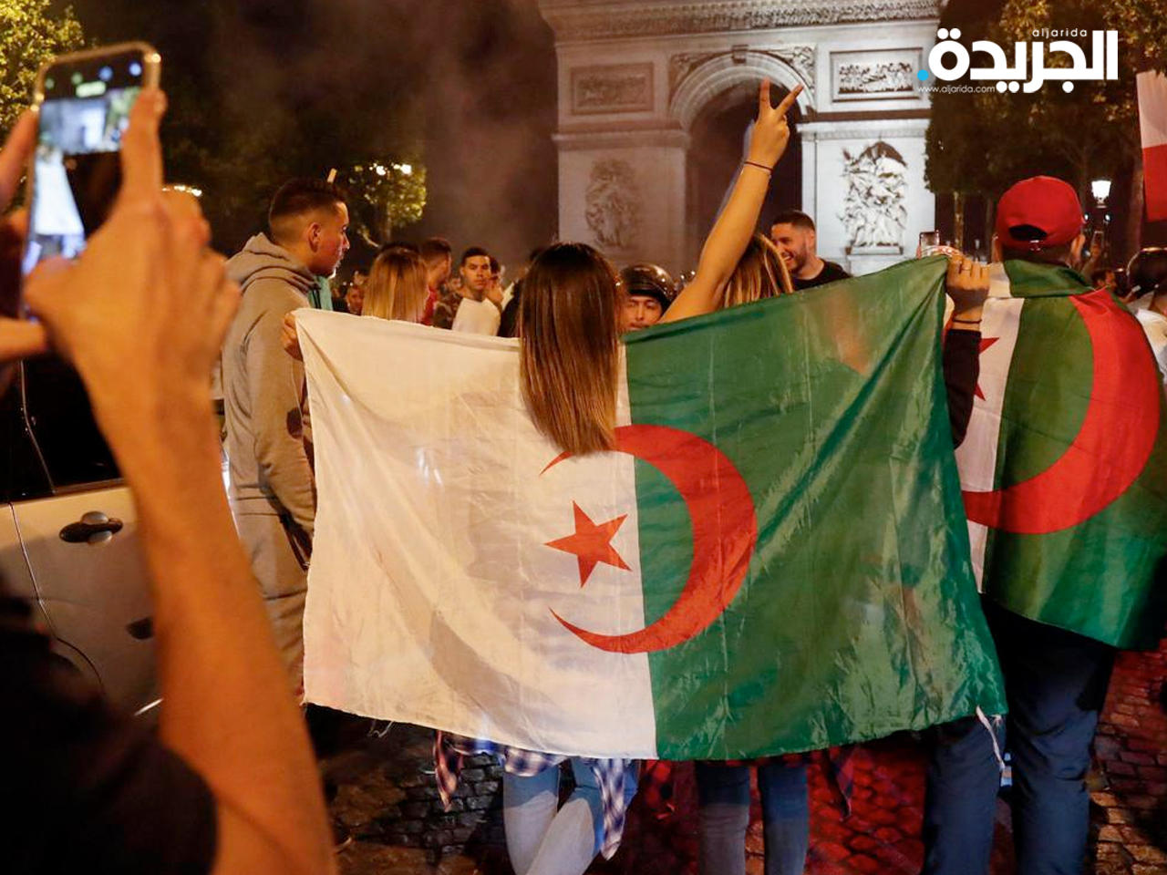 جانب من احتفالات الجزائريين