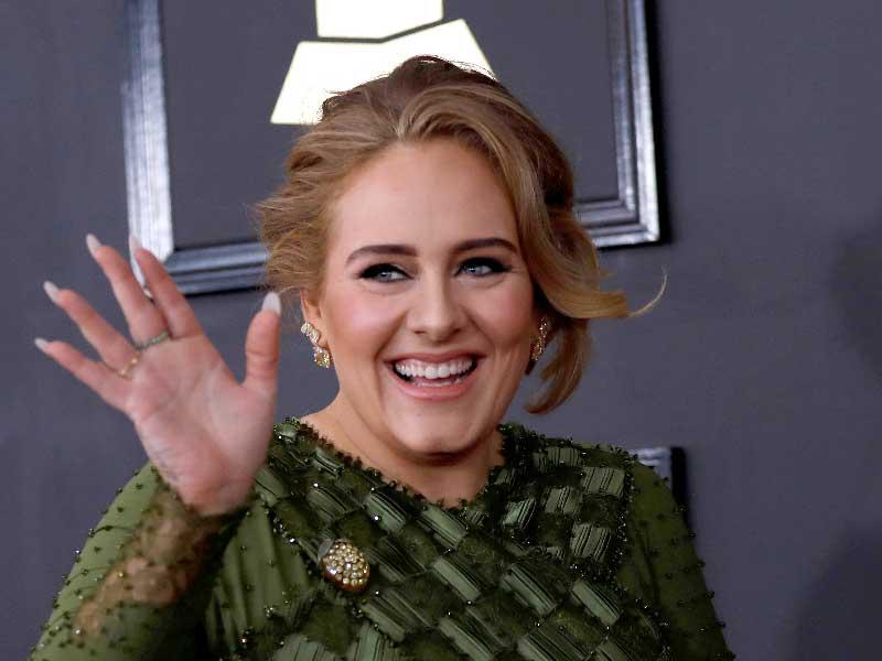 المغنية أديل 