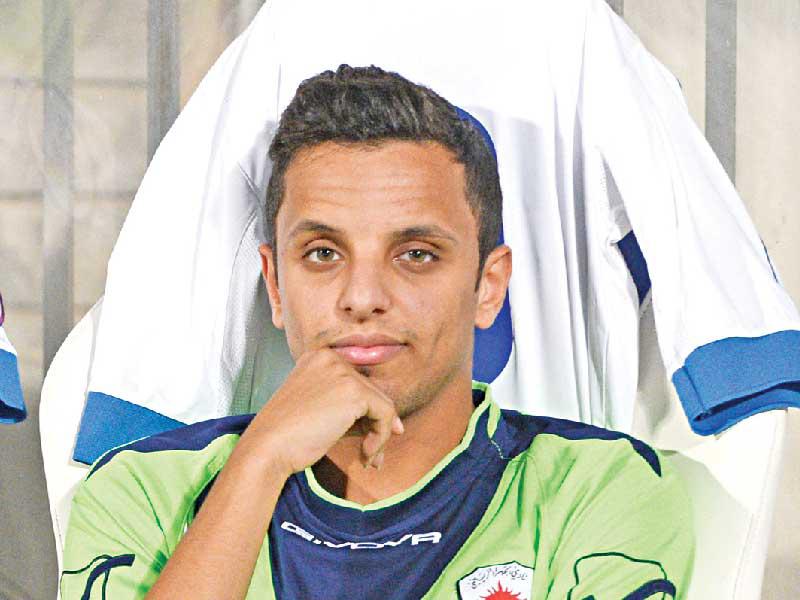 لاعب الفريق الأول لكرة القدم بنادي الجهراء سعد الوليد 